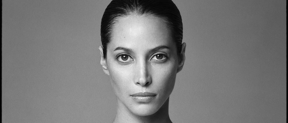 Patrick Demarchelier, Christy and Mouse, 1999, zur Ausstellung "Patrick Demarchelier", 27. September bis zum 15. November 2025, Galerie Camera Work