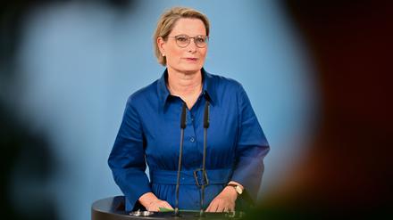 Stefanie Hubig (SPD), Bundesministerin der Justiz und für Verbraucherschutz, spricht während eines Statements zur Festnahme im Fall der Nord-Stream-Sabotage im August 2025.