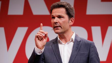 Der designierte SPD-Spitzenkandidat in Berlin, Steffen Krach, will die Mietenpolitik im Wahlkampf zum zentralen Themen machen.