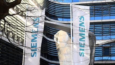 Siemens tut sich für die Entwicklung industrieller KI mit mehreren Werkzeugmaschinen-Herstellern zusammen. (Archivbild)