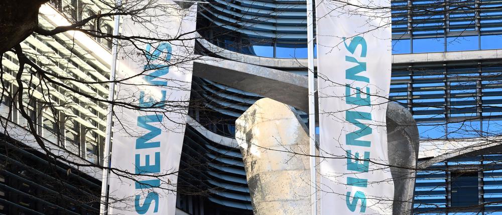 Siemens tut sich für die Entwicklung industrieller KI mit mehreren Werkzeugmaschinen-Herstellern zusammen. (Archivbild)