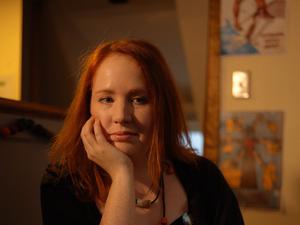 Die amerikanische Autorin Sophie Lewis