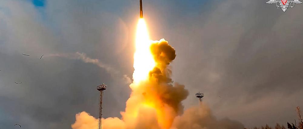 Russland ist bereit, sich ein Jahr lang weiter an die Begrenzungen seiner Atomsprengköpfe und Trägerraketen gemäß dem derzeitigen Abrüstungsvertrag New Start zu halten. (Archivbild)