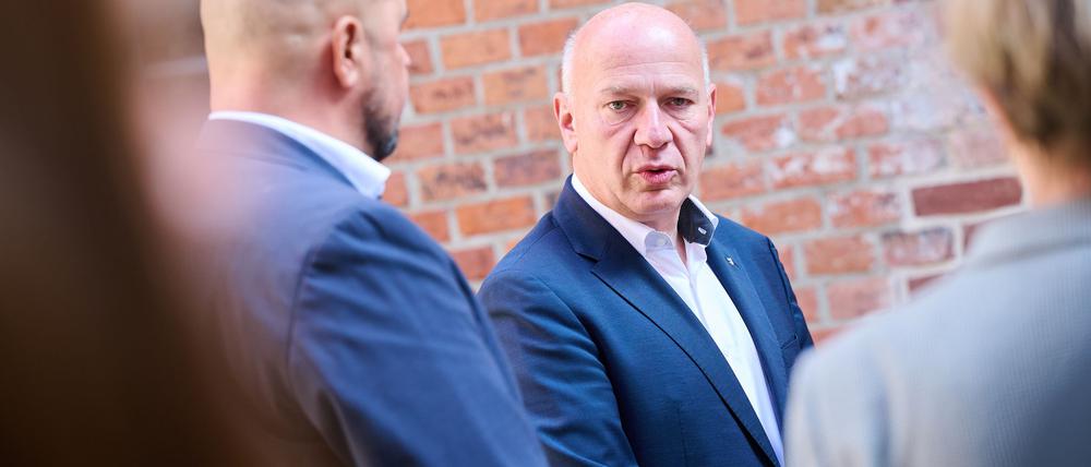 Berlins Regierender Bürgermeister hält die Schulbauoffensive weiter für notwendig - nicht nur in Spandau.
