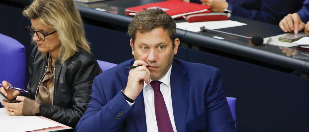 Lars Klingbeil (SPD) kann so viel Geld investieren, wie kein Finanzminister vor ihm. Doch wie? 