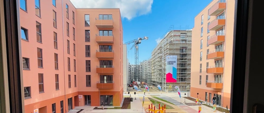 Blick aus einer Musterwohnung in den neuen Innenhof. 