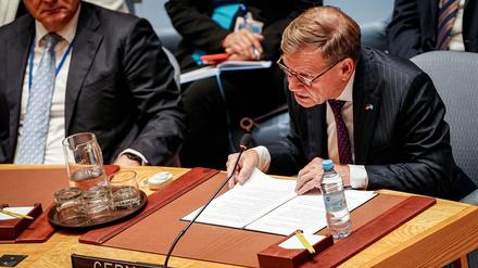 Außenminister Johann Wadephul (CDU) sowie seine Kollegen aus Frankreich und Großbritannien haben sich am Rande der UN-Vollversammlung in New York mit ihrem iranischen Kollegen getroffen.