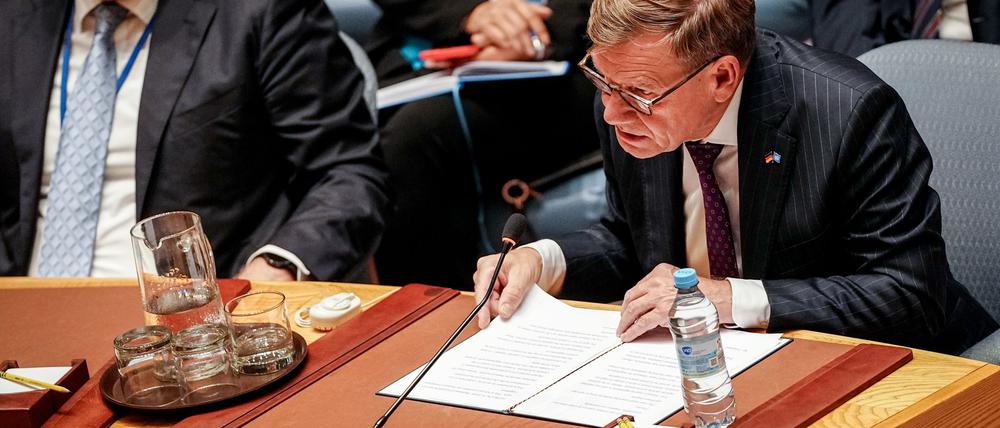 Außenminister Johann Wadephul (CDU) sowie seine Kollegen aus Frankreich und Großbritannien haben sich am Rande der UN-Vollversammlung in New York mit ihrem iranischen Kollegen getroffen.