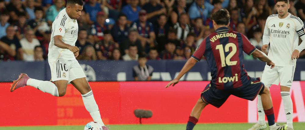 Kylian Mbappé trifft gegen Levante doppelt.
