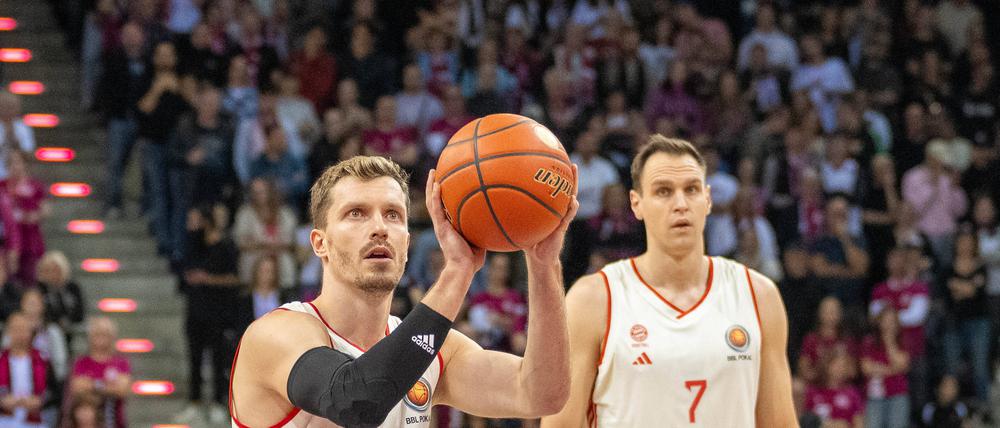 Bayern München geht als klarer Favorit in die Saison - mit den Europameistern Andreas Obst (links) und Johannes Voigtmann.