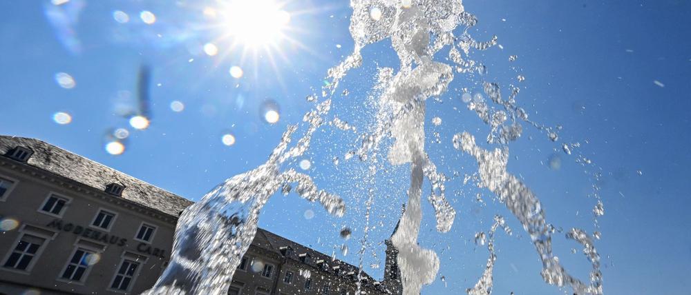 Der Deutsche Wetterdienst rechnet mit mehr Hitzewellen in Deutschland. (Archivfoto)