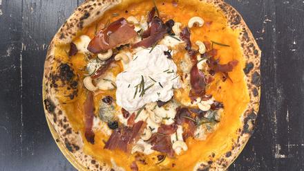 Pizza Orange is the new Speck in der Pizzeria Spaccanapoli in Friedrichshain  