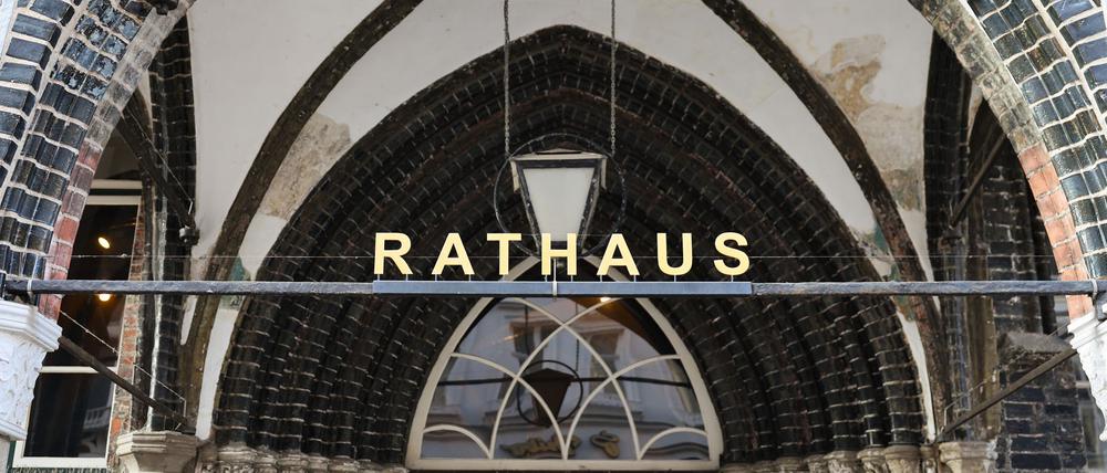 OpenAI und SAP wollen künftig Rathäuser und andere öffentliche Einrichtungen in Deutschland mit KI-Anwendungen versorgen.