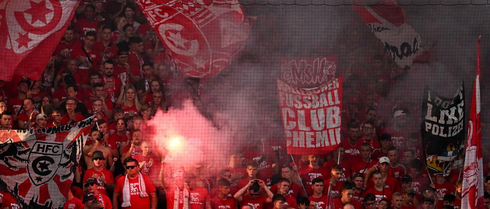 Beim Spiel zwischen dem Halleschen FC und Chemie Leipzig kam es zu gewalttätigen Auseinandersetzungen. (Archivbild)