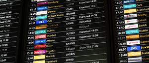 Nach der Cyberattacke mussten am Londoner Flughafen Heathrow zahlreiche Verbindungen gestrichen werden.