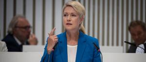 Manuela Schwesig, Ministerpräsidentin von Mecklenburg-Vorpommern, hält im September 2024 eine Rede im Landtag. 