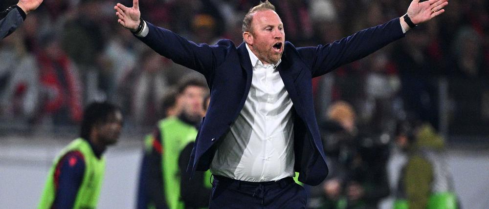 Haderte in Freiburg mit der Technik: Basels Trainer Ludovic Magnin.