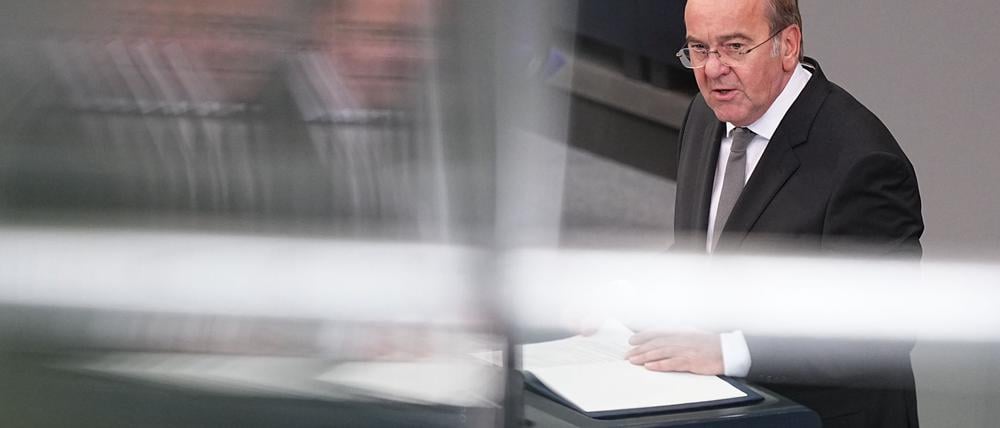 „Unsere Hauptaufgabe ist, schnell Verteidigungsfähigkeit und schnell Vollausstattung herbeizuführen“, sagt Verteidigungsminister Pistorius. 