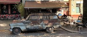 Ein Oldtimer parkt seit fast 50 Jahren im Graefekiez. 