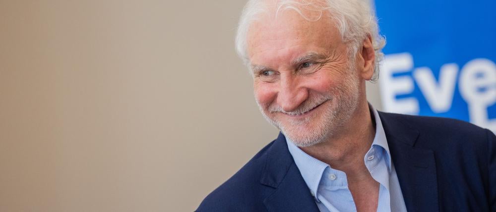 Rudi Völler wird beim Sportpresseball als Legende des Sports geehrt.