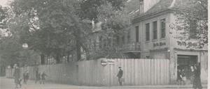 Abgesperrtes Geheimdienstareal der Potsdamer Lindenstraße, 1948.