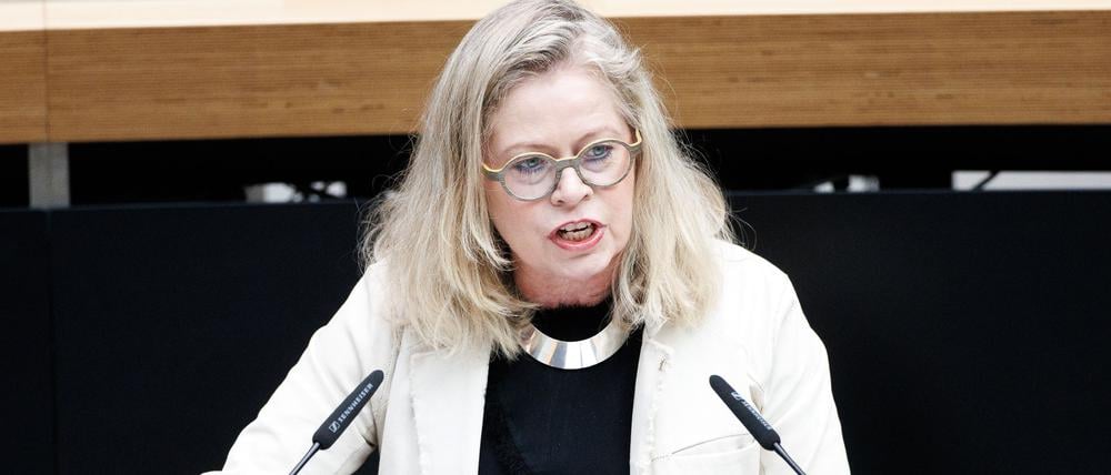 Umwelt- und Klimaschutzsenatorin Ute Bonde (CDU) sieht noch Klärungsbedarf bei der Finanzierung der Maßnahmen, die von der Initiative BaumEntscheid gefordert werden.