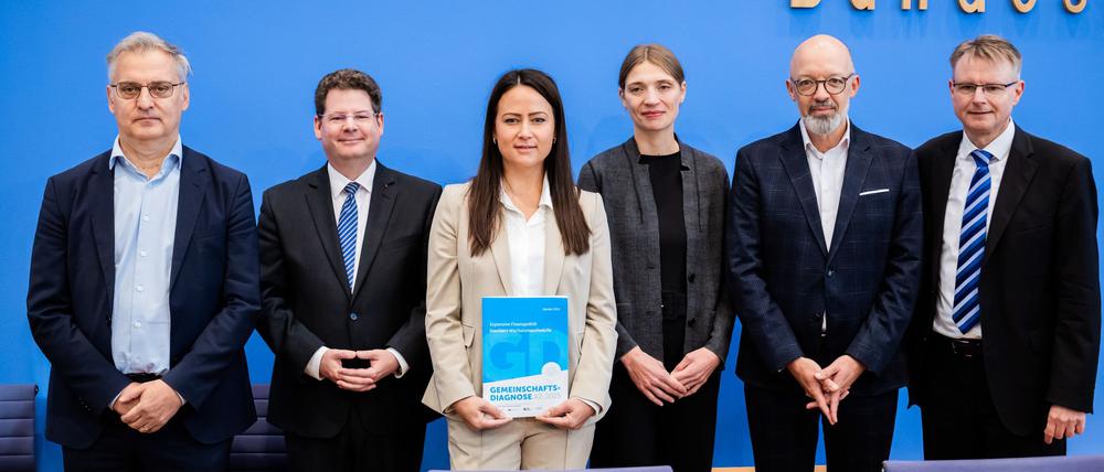 Führende Wirtschaftsinstitute haben ihre Prognose für 2026 vorgelegt.