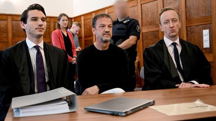 Fredi Bobic (M) erzielte einen weiteren Erfolg vor Gericht.