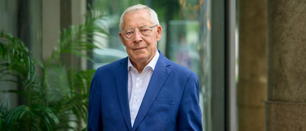 100 Köpfe der Wissenschaft 2025 Karl Schlögel
Zur Bebilderung von dessen Hanser-Büchern können Sie unter Angabe des Copyrightvermerks © Phil Dera gerne honorarfrei nutzen,