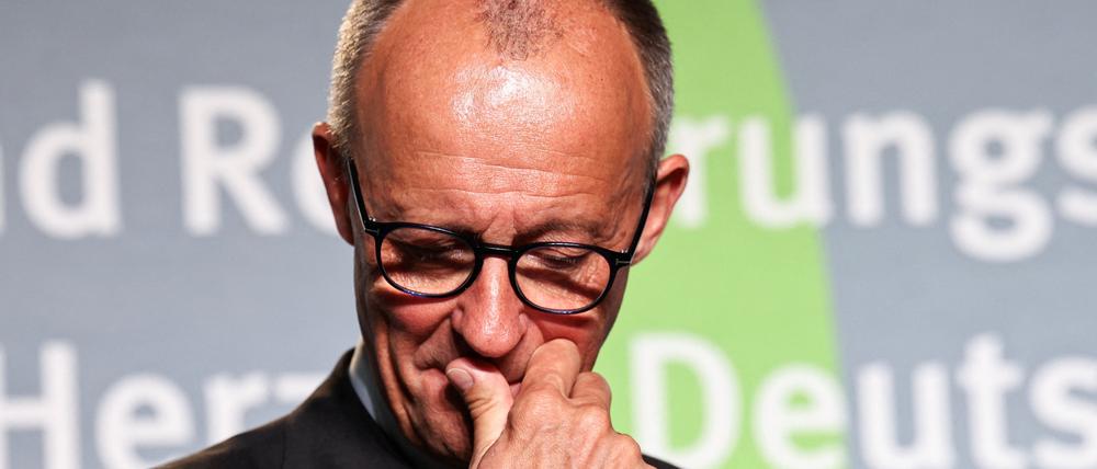 Friedrich Merz Nöte werden immer größer. Er scheitert an Erwartungen, die er selbst geweckt hat. 