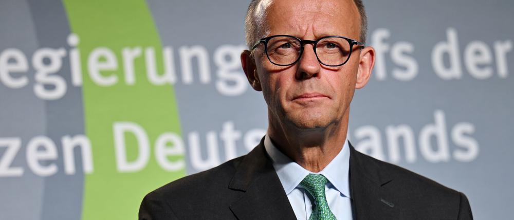 Bundeskanzler Friedrich Merz sagt Ostdeutschland weitere Unterstützung bei Infrastrukturinvestitionen zu.