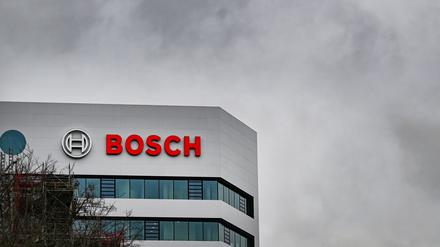 Autozulieferer Bosch kündigt weiteren Stellenabbau an. (Archivbild)