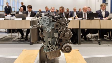 Vor dem OVG Schleswig wurde über die Genehmigung eines VW-Software-Updates in der Motorsteuerung durch das KBA verhandelt.