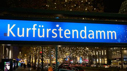 Spenden helfen, die Weihnachtsbeleuchtung am Kurfürstendamm zu finanzieren. (Archivbild)