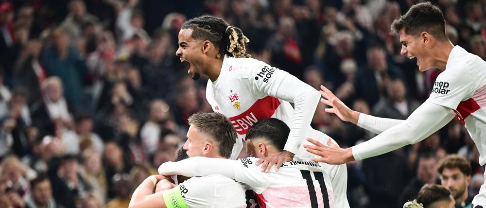Kollektiver Jubel: Der VfB freut sich über das 1:0 gegen Vigo.