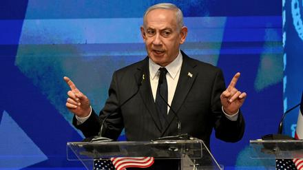 Israels Ministerpräsident Benjamin Netanjahu spricht bei der Eröffnungsveranstaltung der parteiübergreifenden Delegation amerikanischer Abgeordneter in Jerusalem. 
