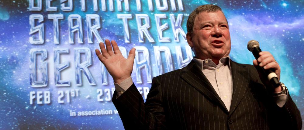 Nach Berichten über einen medizinischen Notfall meldet sich „Star Trek“-Schauspieler William Shatner bei seinen Fans zu Wort. (Archivbild)