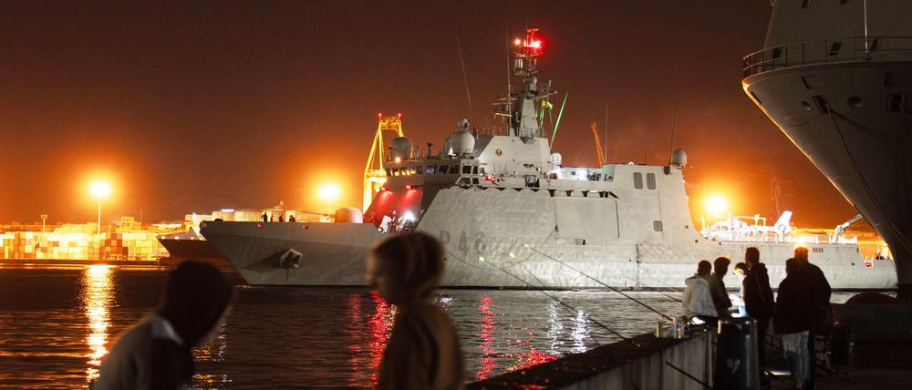 Das spanische Hochsee-Patrouillenboot „Furor“ soll der propalästinensischen Global Sumud Flotilla im Notfall Hilfe leisten. Der könnte eintreten, wenn die rund 50 privaten Boote versuchen sollten, die Seeblockade der israelischen Marine des Gazastreifens zu durchbrechen. 