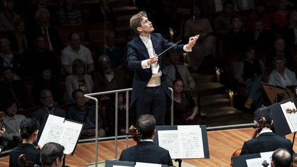Thomas Guggeis dirigiert die Berliner Philharmoniker am 25.9.2025