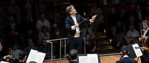 Thomas Guggeis dirigiert die Berliner Philharmoniker am 25.9.2025