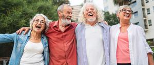 Eine Gruppe fröhlicher Senioren