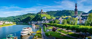 Panoramablick auf die Kreisstadt Cochem an der Mosel 