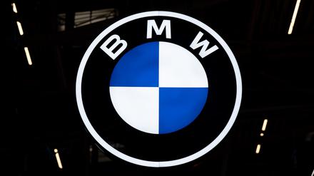 BMW ruft Hunderttausende Autos zurück. (Symbolbild)