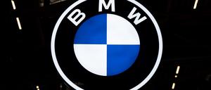 BMW ruft Hunderttausende Autos zurück. (Symbolbild)