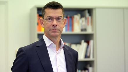 35 Jahre Deutsche Einheit: Ein Richter kam nach Potsdam und blieb. Richter Christian Odenbreit kam 1993 nach Potsdam und verhandelte Ost-West-Konflikte. Jetzt ist er am Oberlandesgericht.
