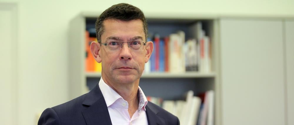 35 Jahre Deutsche Einheit: Ein Richter kam nach Potsdam und blieb. Richter Christian Odenbreit kam 1993 nach Potsdam und verhandelte Ost-West-Konflikte. Jetzt ist er am Oberlandesgericht.