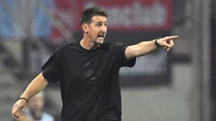 Nürnberg-Trainer Miroslav Klose will nach dem erlösenden ersten Saisonsieg nachlegen. (Archivfoto)
