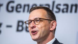 Philipp Nagl bleibt gegen den Willen des Verkehrsministers Infrastrukturchef der Deutschen Bahn. 