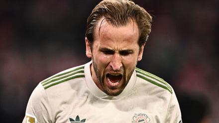 Harry Kane bejubelt sein 99. Pflichtspiel-Tor für den FC Bayern.
