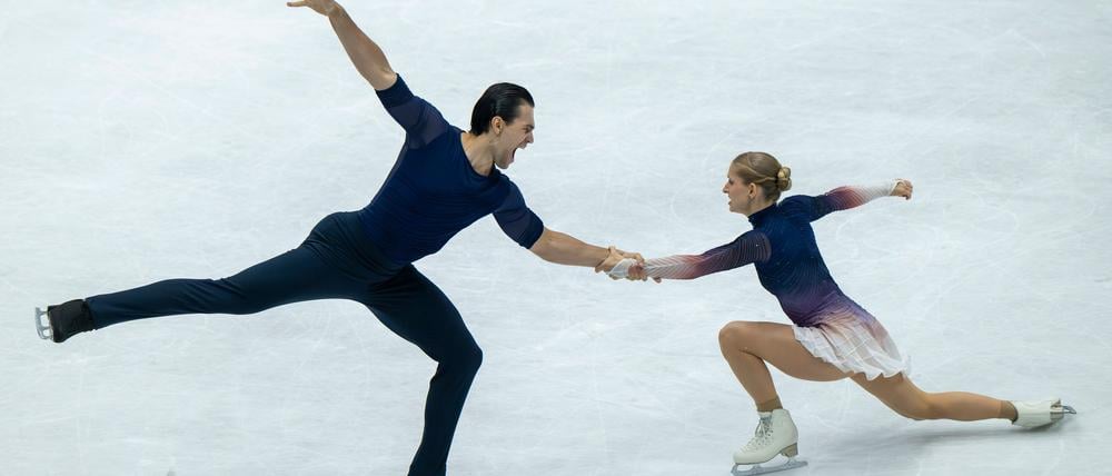 Minerva Hase (r) und Nikita Volodin feierten einen Traum-Einstand in die Olympia-Saison.